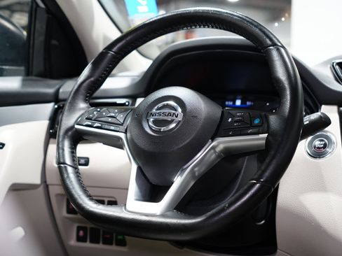 Used 2020 Nissan Rogue Sport SL image 13