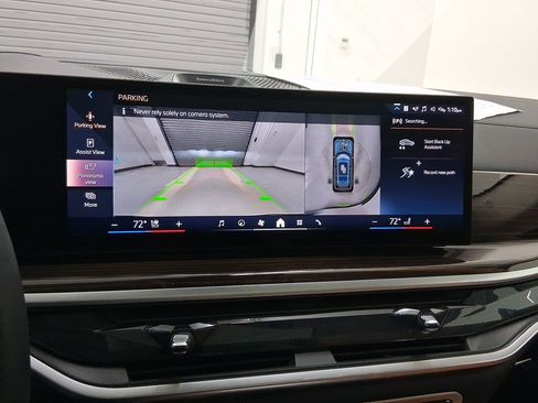 Used 2025 BMW X7 xDrive40i w/ Premium Package image 25