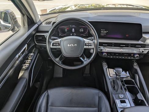 Used 2023 Kia Telluride S w/ S Sunroof Package FWD image 17