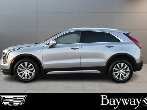 Used 2023 Cadillac XT4 Premium Luxury image 4