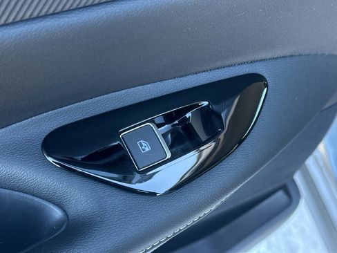 Used 2025 Nissan Murano SV image 31