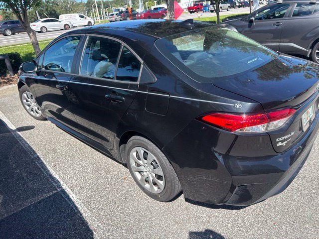 Certified 2021 Toyota Corolla LE FWD image 1