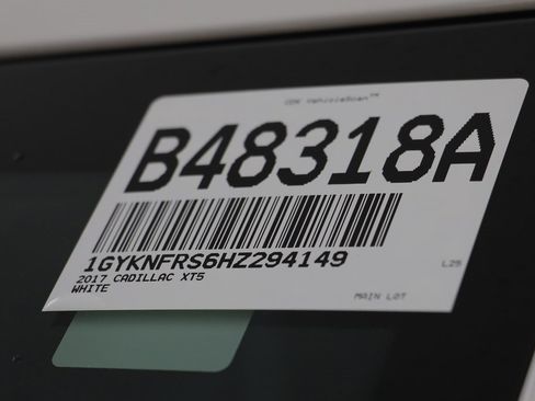 Used 2017 Cadillac XT5 Platinum w/ Driver Assist Package image 26