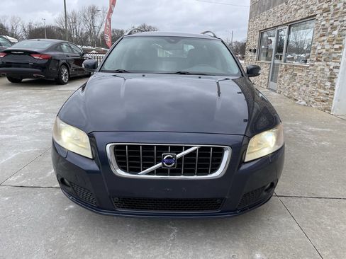 Used 2010 Volvo V70 image 3