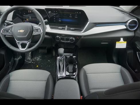 New 2026 Chevrolet Trax LT w/ LT Convenience Package FWD image 12