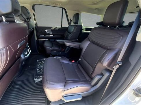 New 2026 Ford Expedition Platinum w/ Platinum Ultimate Package AWD/4WD image 9