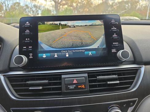 Used 2019 Honda Accord Touring image 35