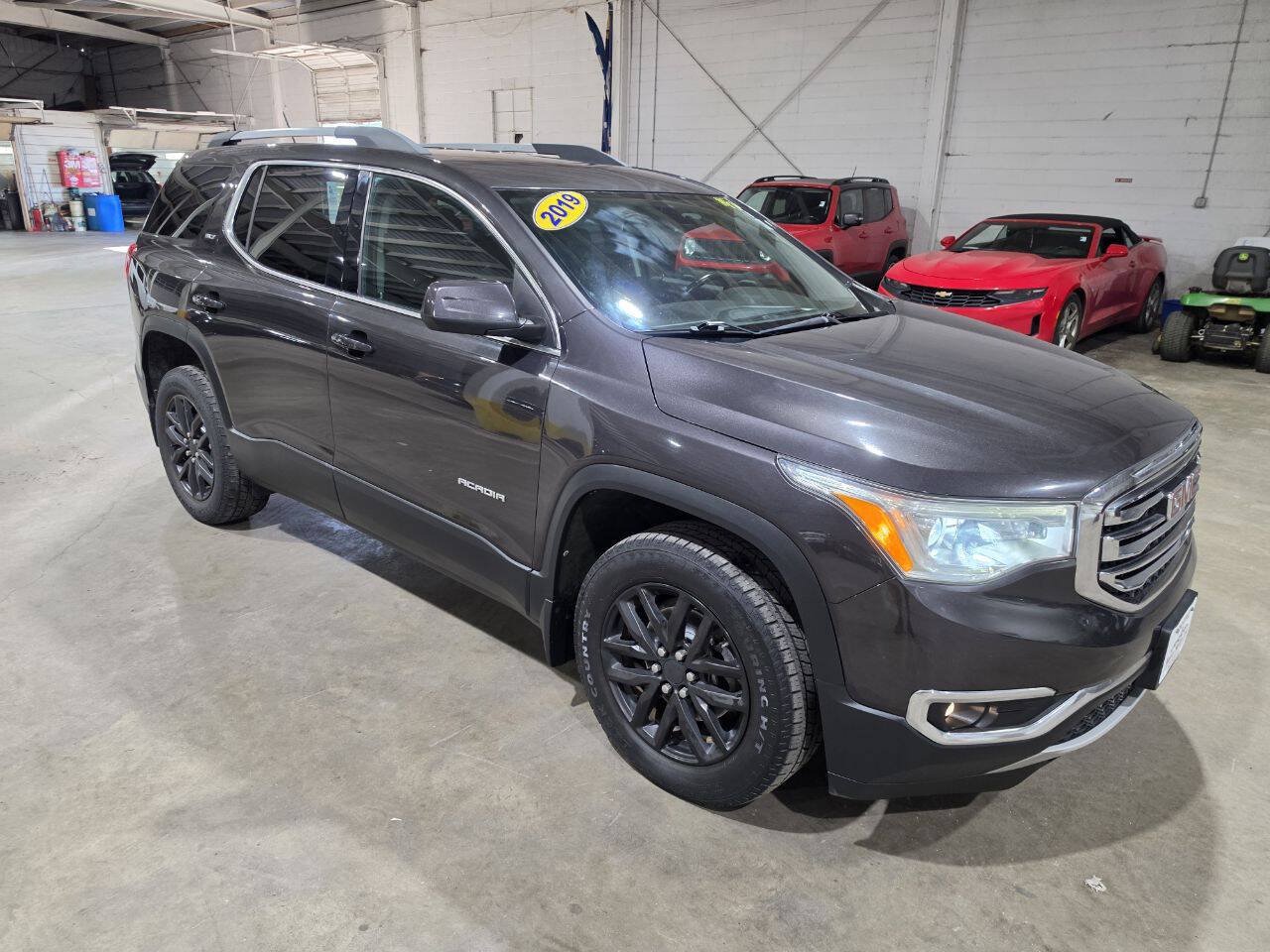 Used 2019 GMC Acadia SLT AWD/4WD image 18