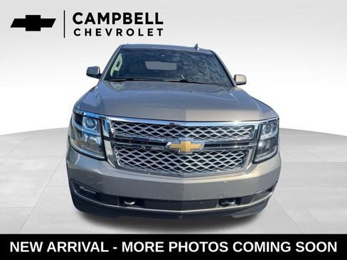 Used 2017 Chevrolet Suburban LT w/ LT Signature Package AWD/4WD image 8