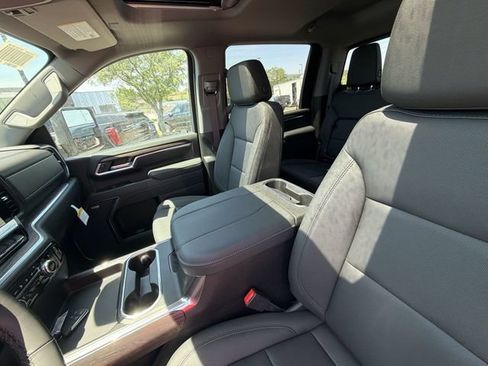 New 2026 GMC Sierra 2500 SLT AWD/4WD image 17