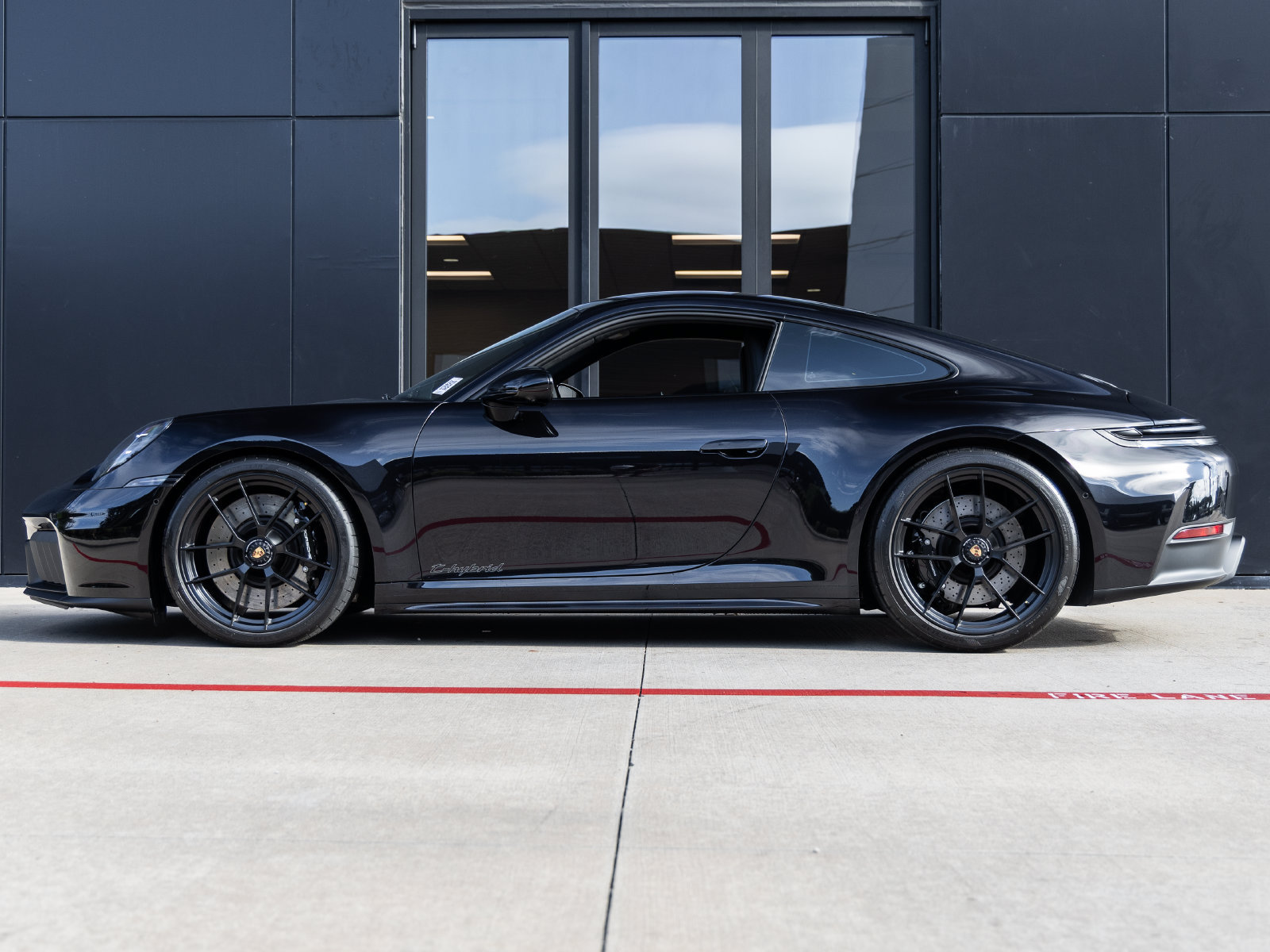Certified 2025 Porsche 911 Carrera 4 GTS AWD/4WD image 2