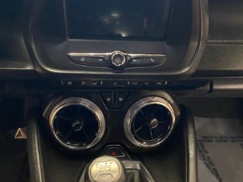 Used 2017 Chevrolet Camaro LT RWD image 21