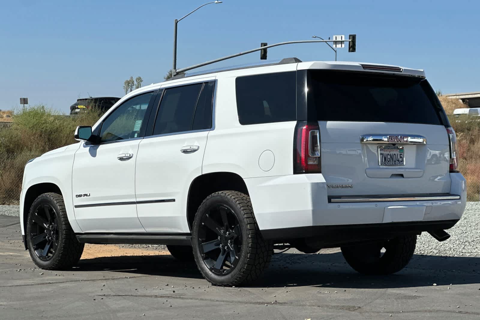 Used 2016 GMC Yukon Denali w/ Open Road Package AWD/4WD image 6