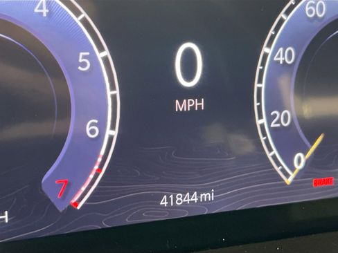 Used 2022 Jeep Grand Cherokee Limited image 12