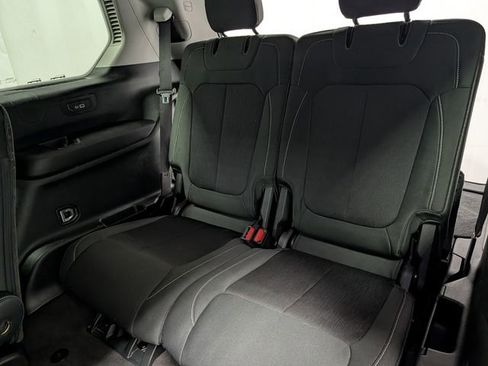 Used 2021 Jeep Grand Cherokee L Laredo w/ Luxury Tech Group I AWD/4WD image 16