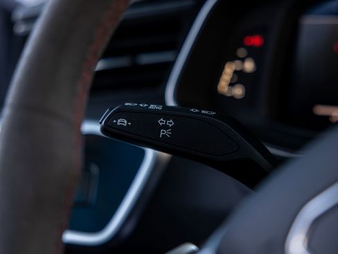 Used 2023 Audi RS 6 AWD/4WD image 48