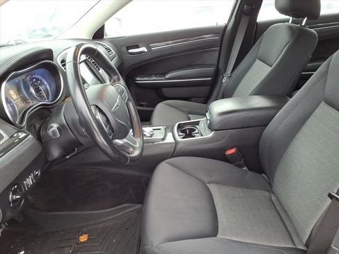 Certified 2018 Chrysler 300 Touring image 9