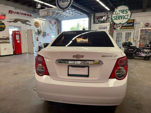 Used 2015 Chevrolet Sonic LT FWD image 4