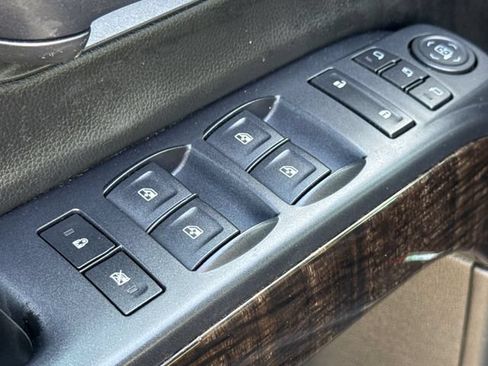 Used 2015 GMC Sierra 1500 Denali w/ Driver Alert Package AWD/4WD image 19