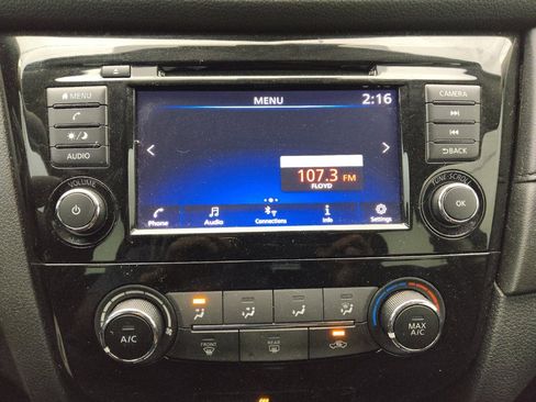 Used 2020 Nissan Rogue S image 25