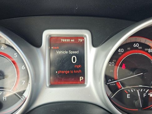 Used 2019 Dodge Journey SE FWD image 14