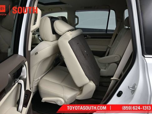 Used 2017 Lexus GX 460 AWD/4WD image 31