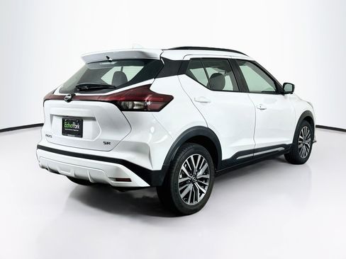 Used 2024 Nissan Kicks SR FWD image 9