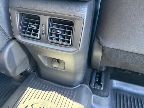 Used 2019 Toyota RAV4 LE w/ Carpet Mat Package AWD/4WD image 27