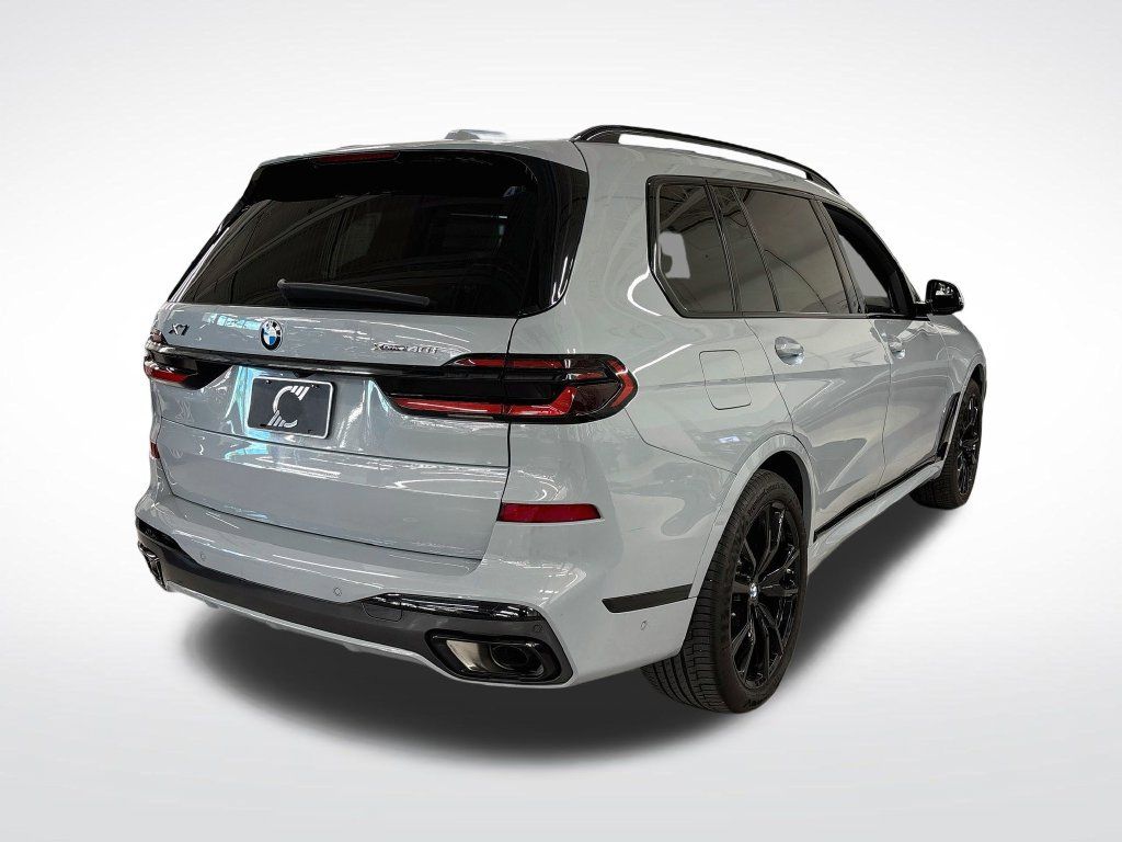 Used 2024 BMW X7 xDrive40i w/ Executive Package AWD/4WD image 5