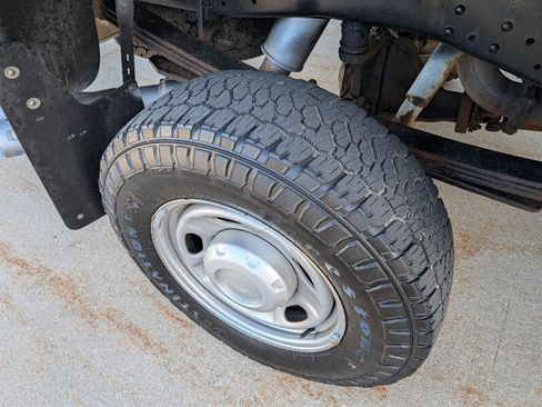 Used 2014 Ford F250 XL w/ Power Equipment Group AWD/4WD image 32