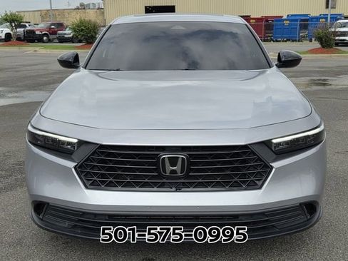 Used 2025 Honda Accord SE image 6