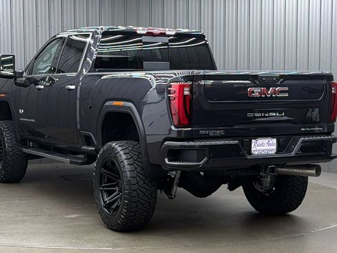 Used 2026 GMC Sierra 2500 Denali w/ Denali Reserve Package AWD/4WD image 3