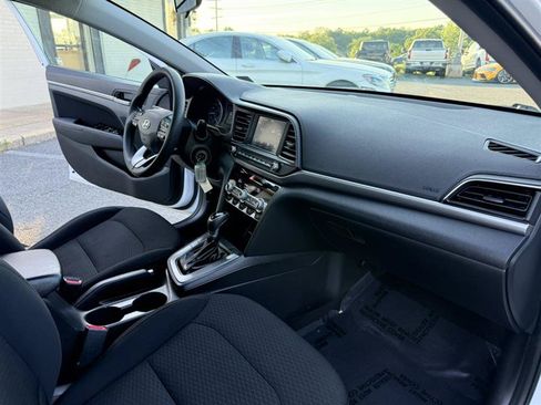 Used 2020 Hyundai Elantra SEL w/ Cargo Package (C1) FWD image 12
