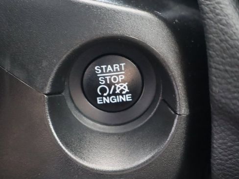 Used 2019 Jeep Compass Limited image 34