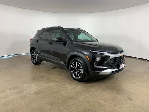 Used 2025 Chevrolet TrailBlazer LT image 5