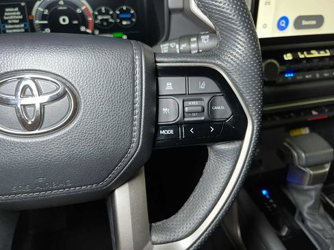 Used 2023 Toyota Sequoia Limited image 30