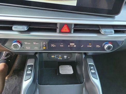 New 2026 Kia Sorento EX w/ EX Premium Package FWD image 17