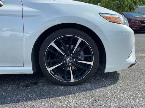 Used 2020 Toyota Camry XSE FWD image 5