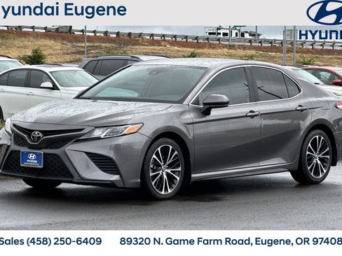 Used 2020 Toyota Camry SE FWD image 9