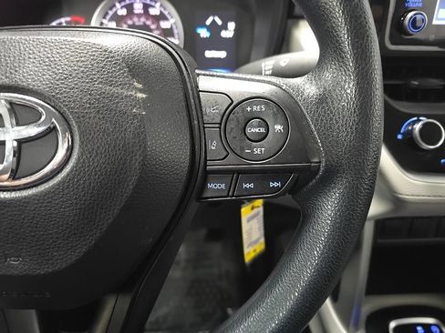Used 2022 Toyota Corolla Cross L AWD/4WD image 20