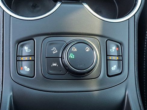 Certified 2022 GMC Terrain SLT w/ Infotainment Package II image 25