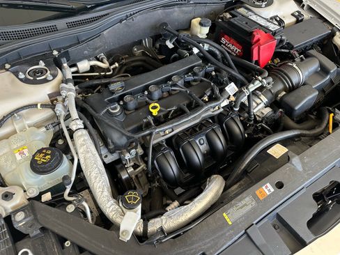 Used 2010 Ford Fusion SEL image 18