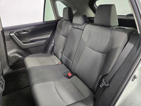 Used 2021 Toyota RAV4 XLE w/ Convenience Package image 16