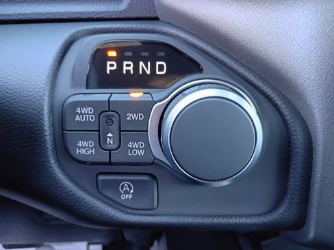 New 2026 RAM 1500 4x4 Crew Cab image 15