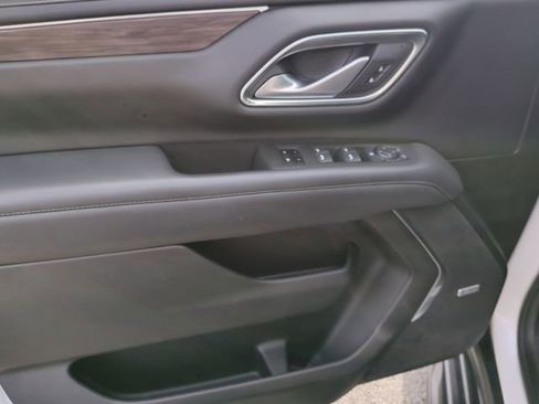 Used 2022 Chevrolet Suburban LT image 12