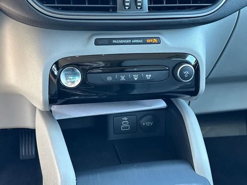 New 2024 Ford Escape SE FWD image 30