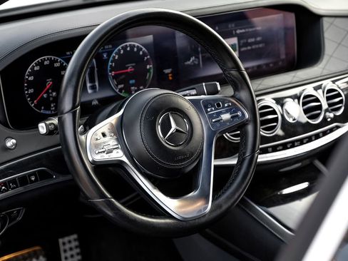 Used 2019 Mercedes-Benz S 560e w/ AMG Line Exterior image 16