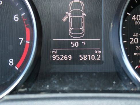 Used 2018 Volkswagen Passat 3.6 image 10