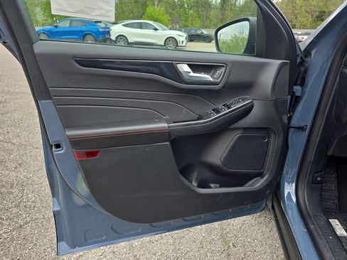 New 2026 Ford Escape ST-Line w/ Tech Pack #1 AWD/4WD image 9