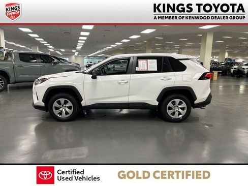 Certified 2022 Toyota RAV4 LE FWD image 5